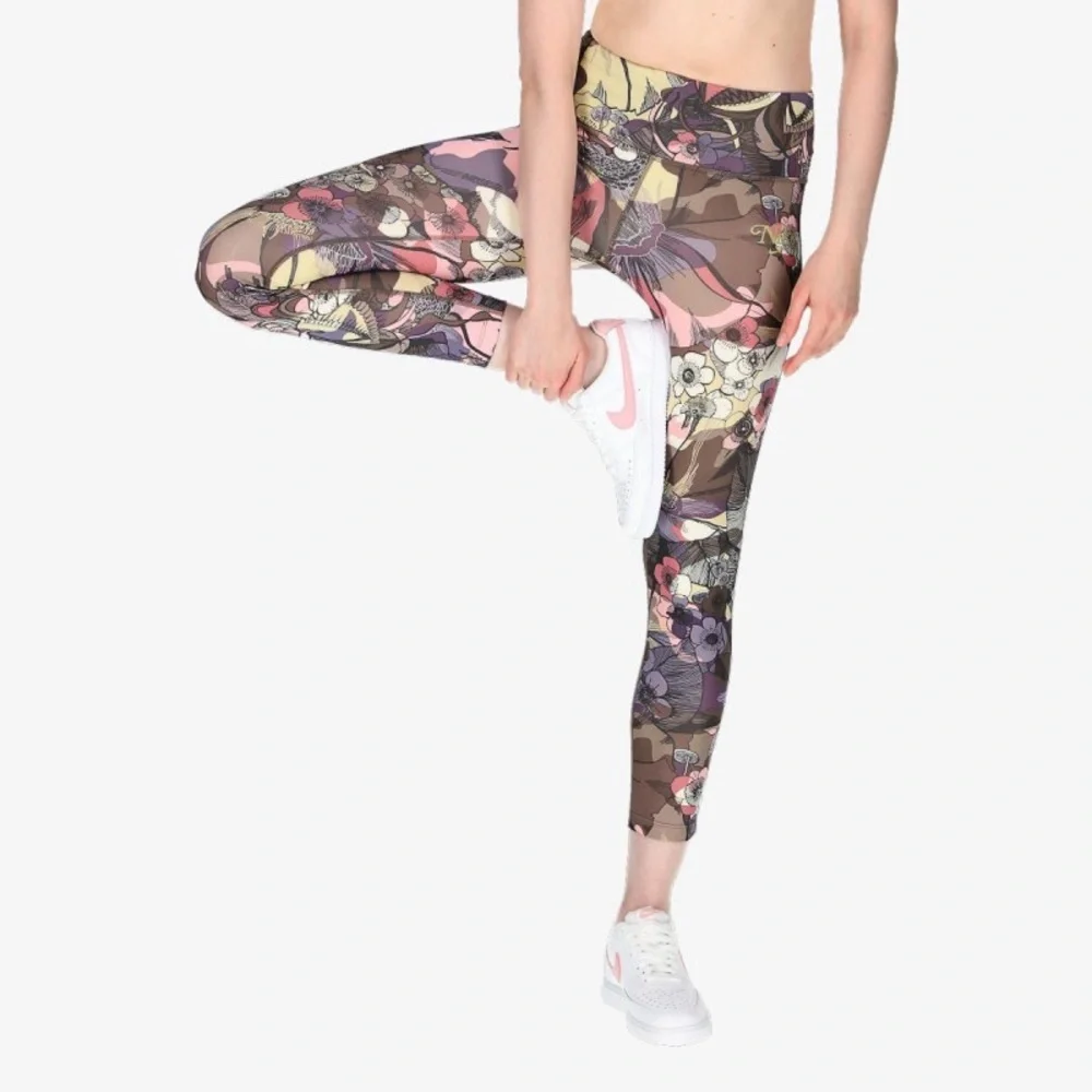 Nike 83% polyester